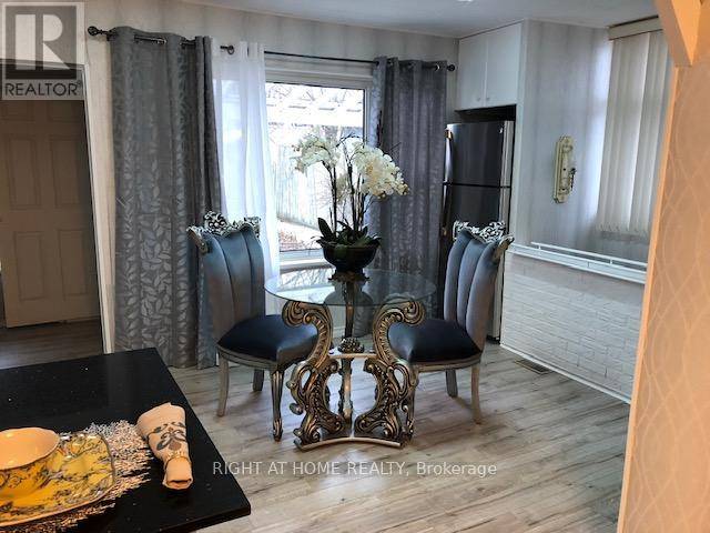 Toronto (runnymede-bloor West Village), ON M6S2M7,33 MORLAND ROAD