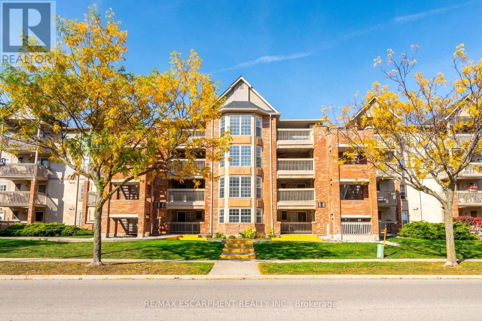Burlington (tansley), ON L7M4M4,4015 Kilmer DR #308