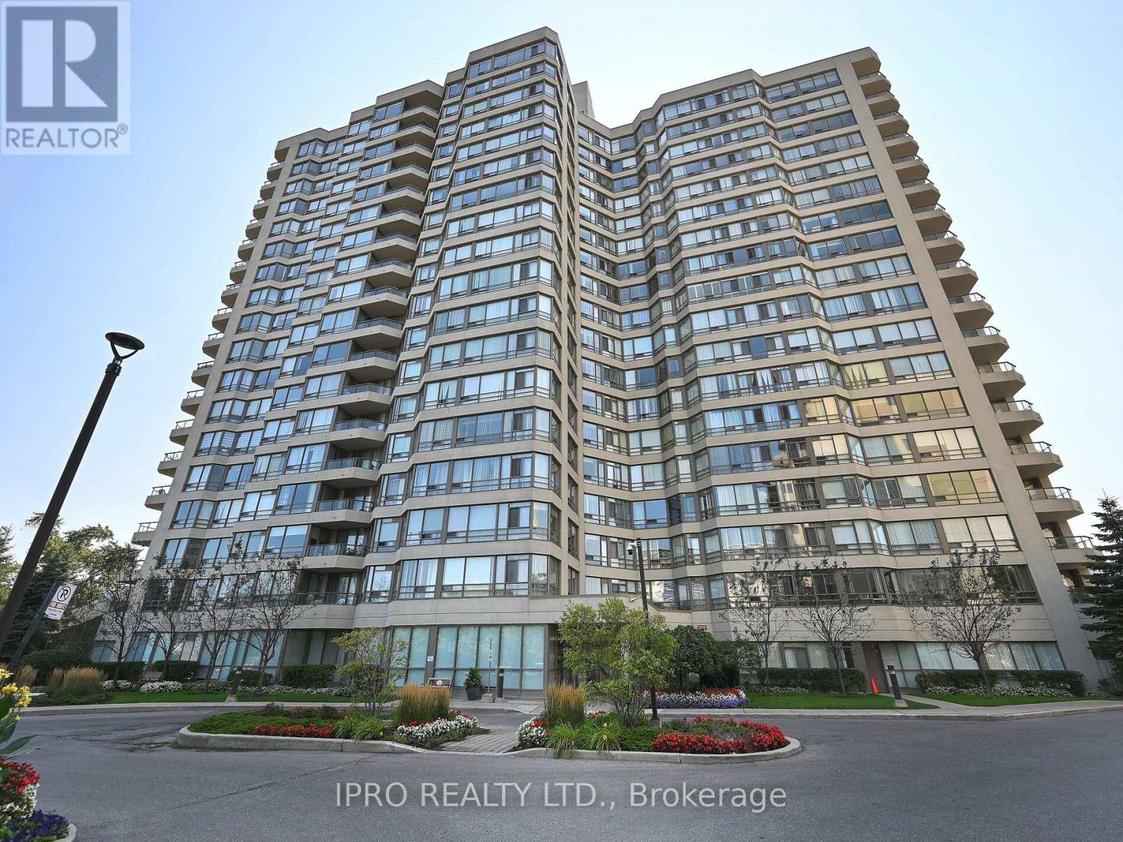Mississauga (cooksville), ON L5A4G5,75 King ST East #PH3