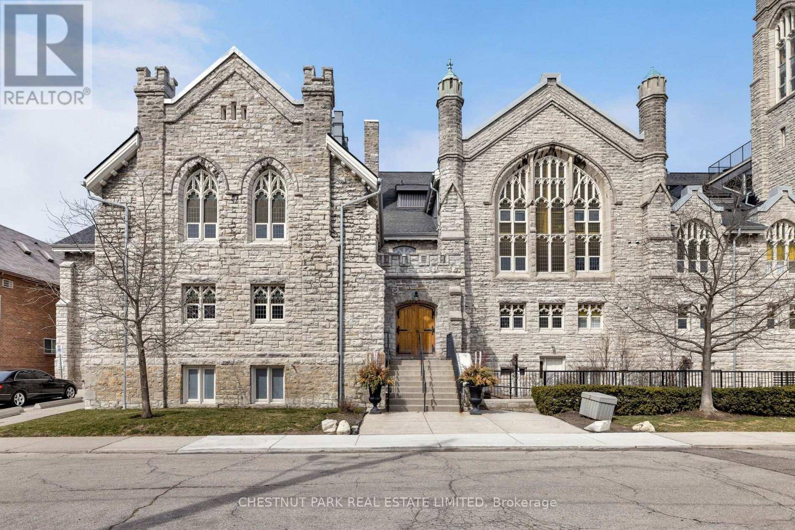 Toronto (high Park-swansea), ON M6R2S1,384 Sunnyside AVE #309