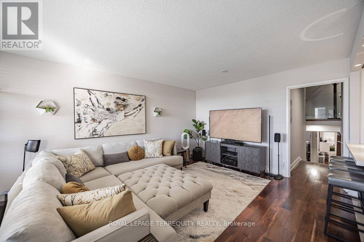 Toronto (markland Wood), ON M9C4X7,288 Mill RD #A44