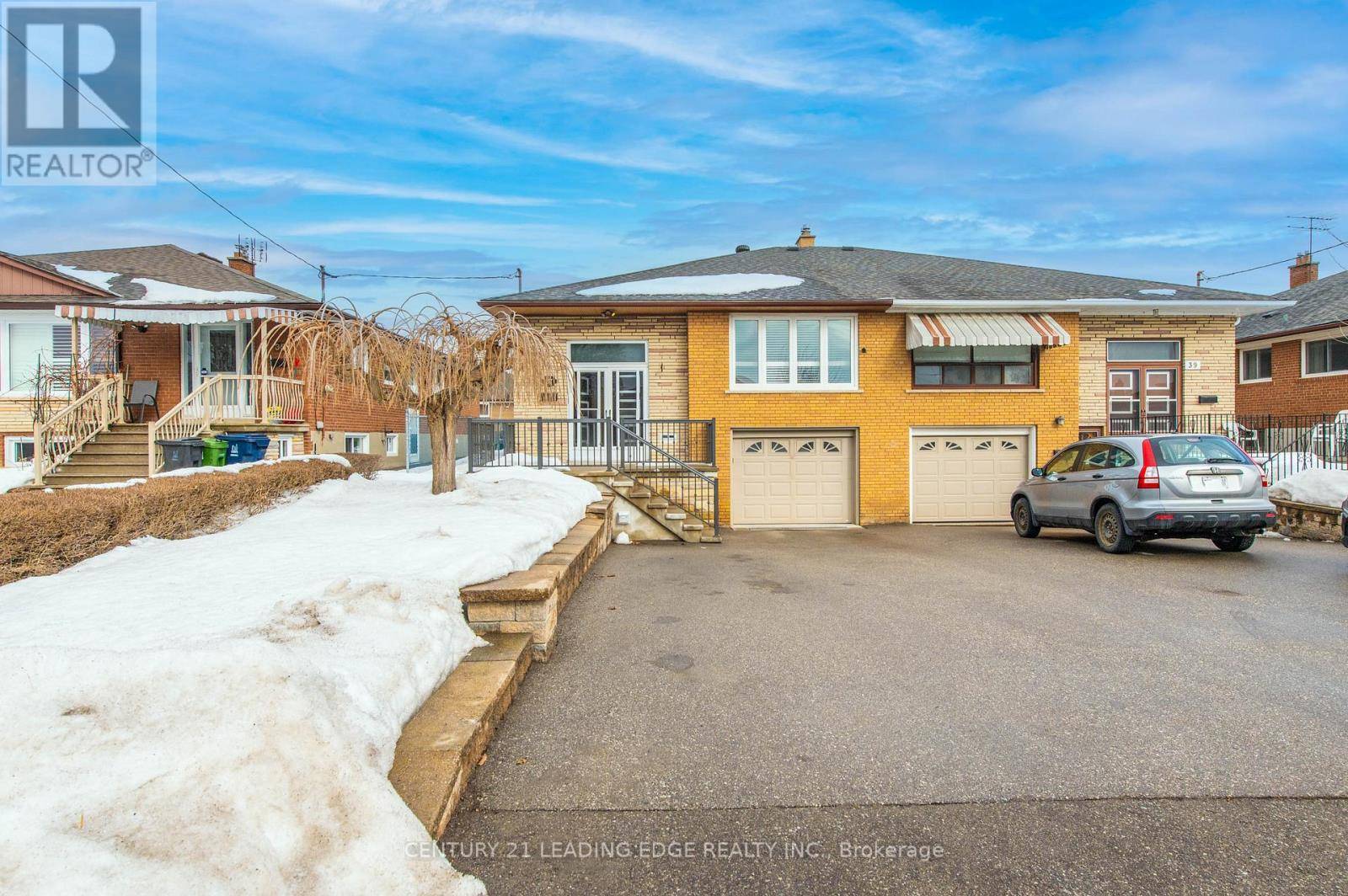 Toronto (glenfield-jane Heights), ON M3L2C3,37 CHARRINGTON CRESCENT