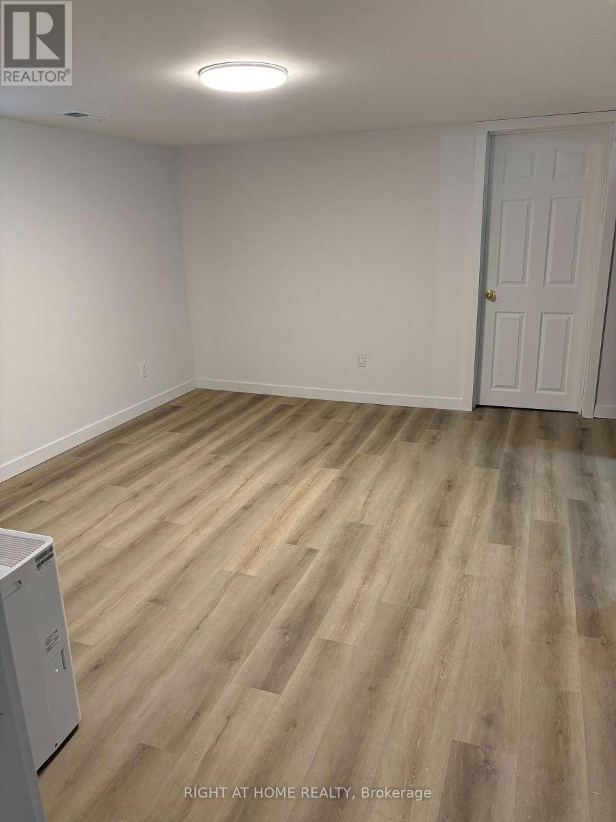 Toronto (maple Leaf), ON M6L2C3,85 Floral Pkwy #Unit Bsmt
