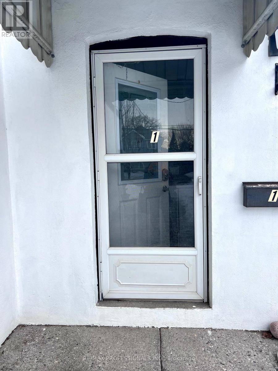 Toronto (stonegate-queensway), ON M8Z2P6,54 Norsman ST #MAIN