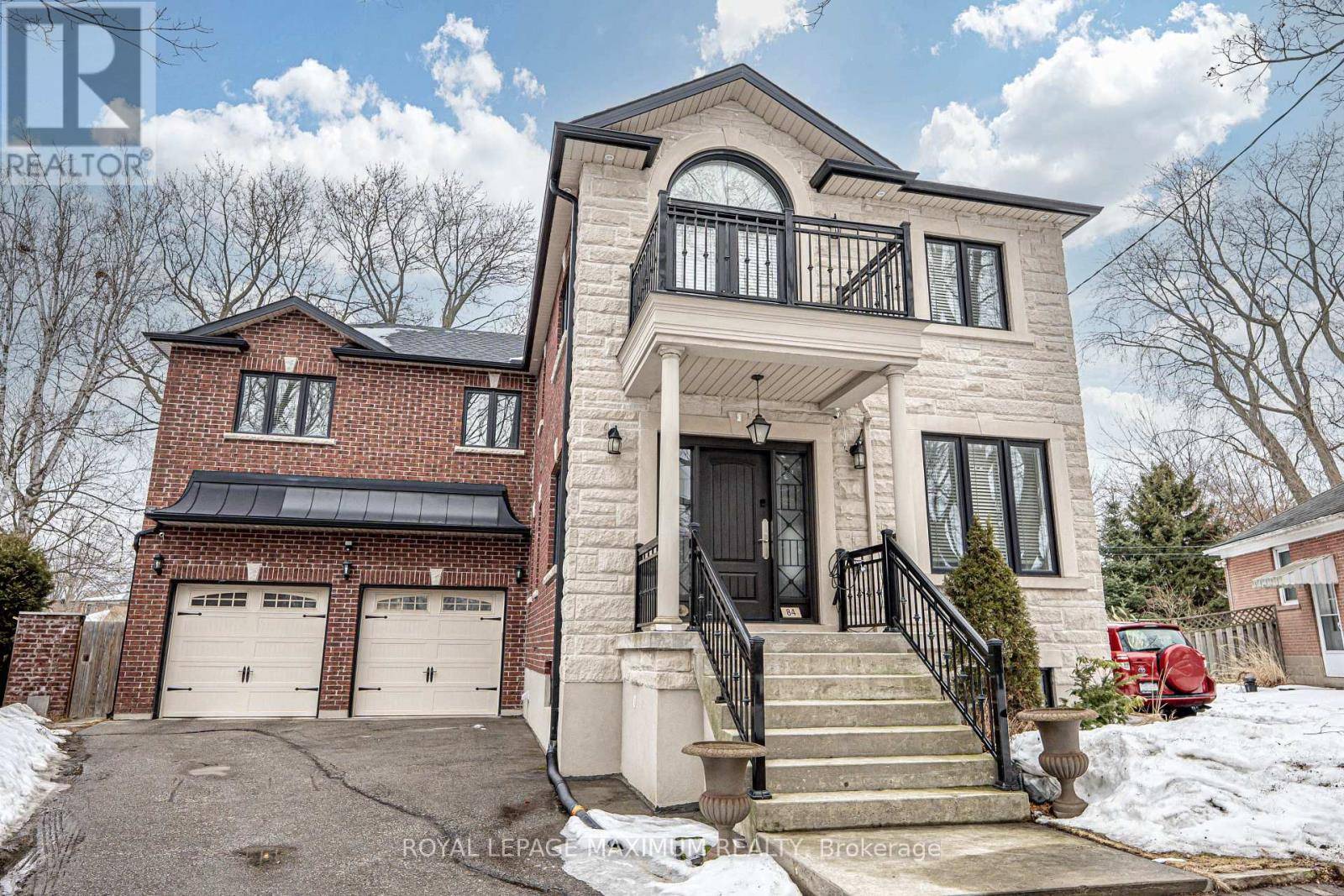 Toronto (alderwood), ON M8W1T9,UPPER UNIT B - 84 ENFIELD AVENUE