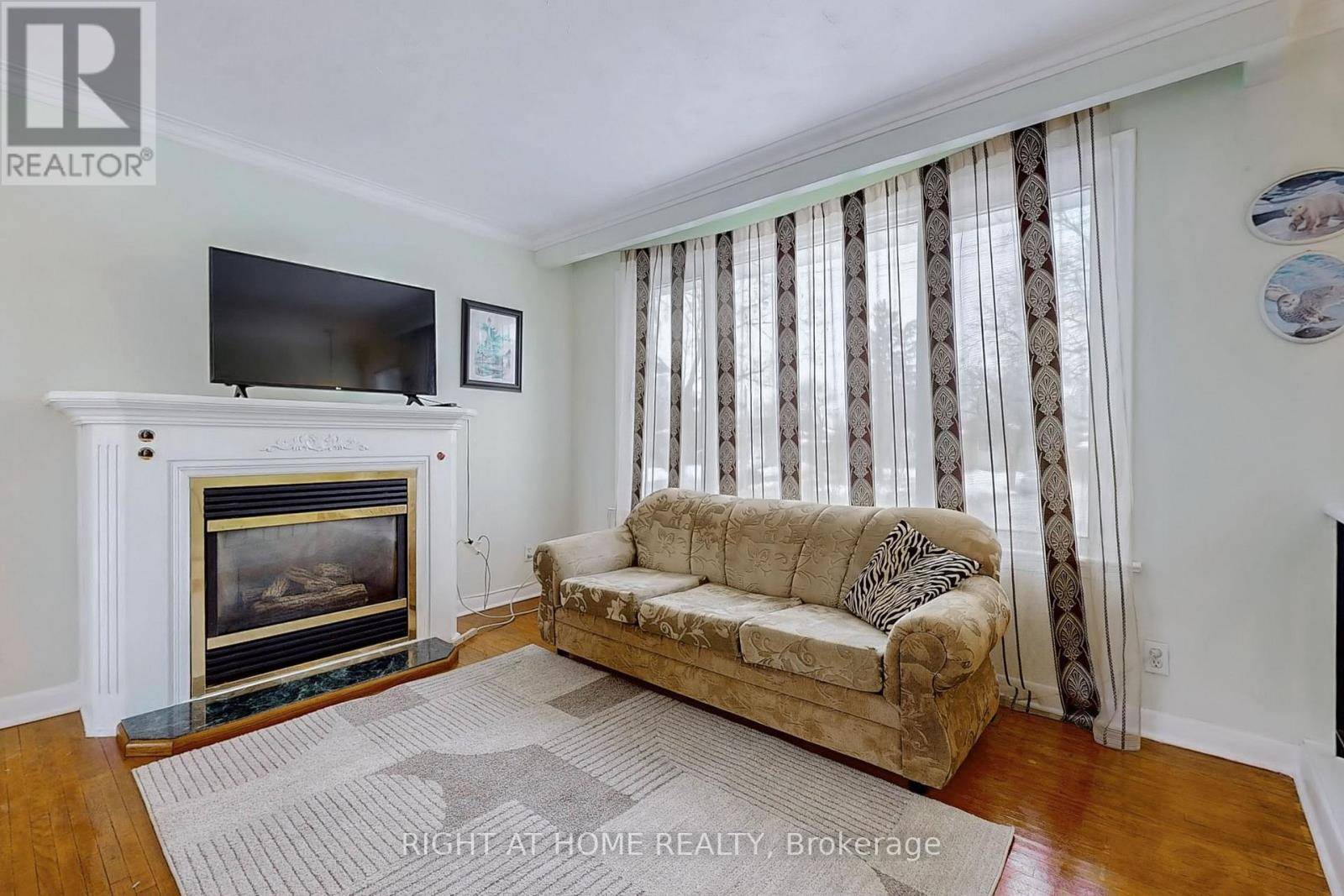 Toronto (west Humber-clairville), ON M9W3M5,35 WESTHUMBER BOULEVARD