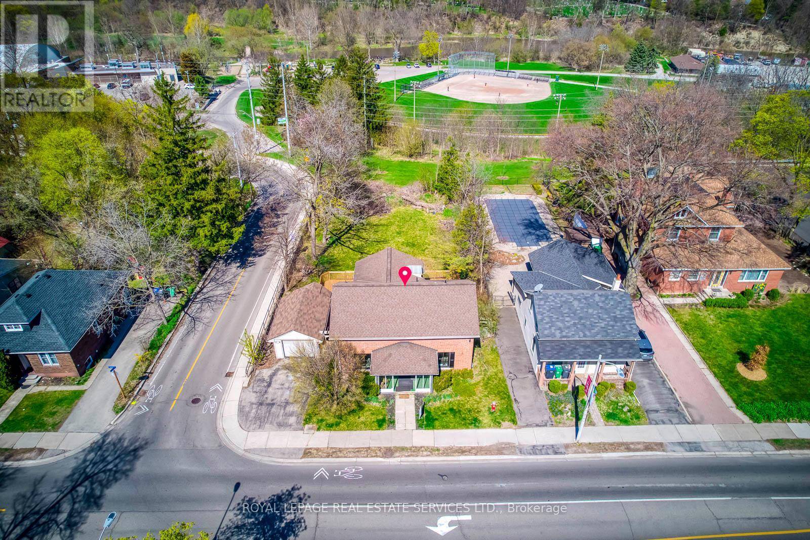 Mississauga (streetsville), ON L5M1M3,317 QUEEN STREET S