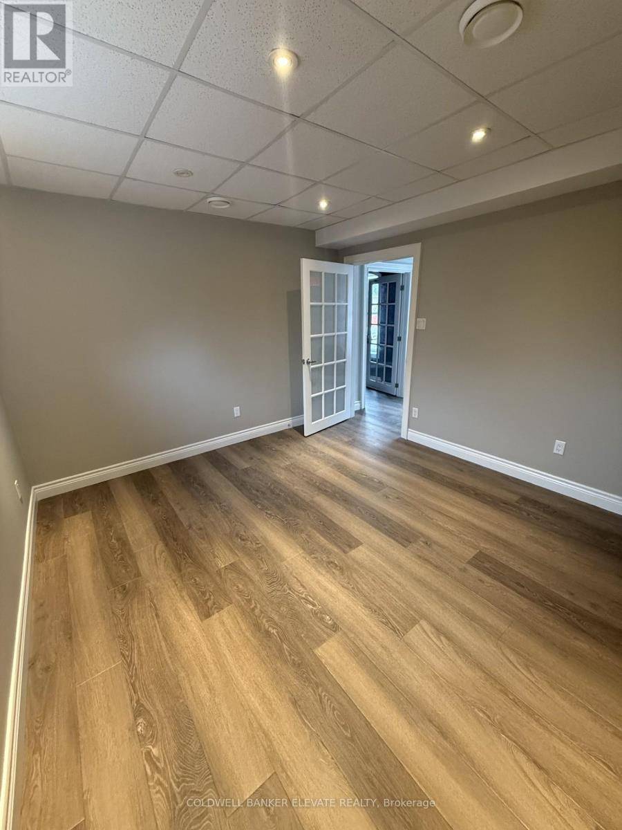 Halton Hills (georgetown), ON L7G3H5,115 Main ST South #LL1