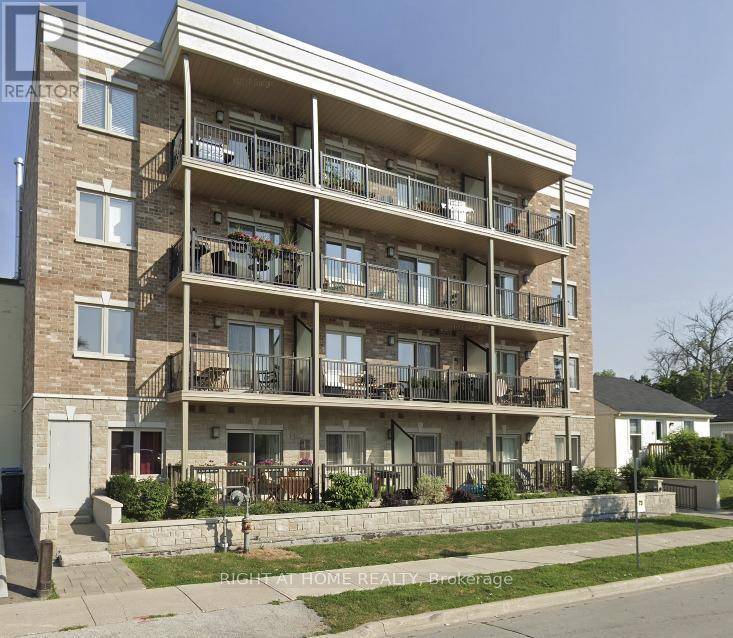 Oakville (1002 - Co Central), ON L6K1W5,73 Washington AVE #301