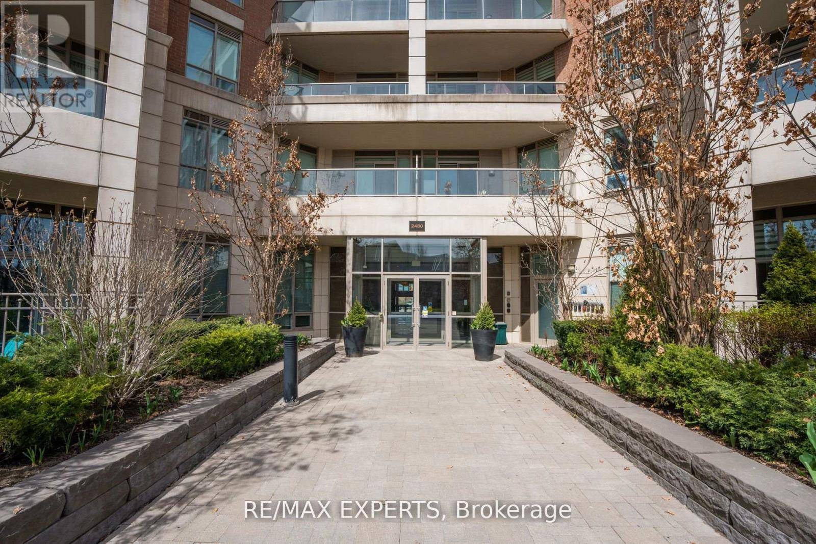 Oakville (jc Joshua Creek), ON L6H0H1,2480 Prince Michael DR North #210