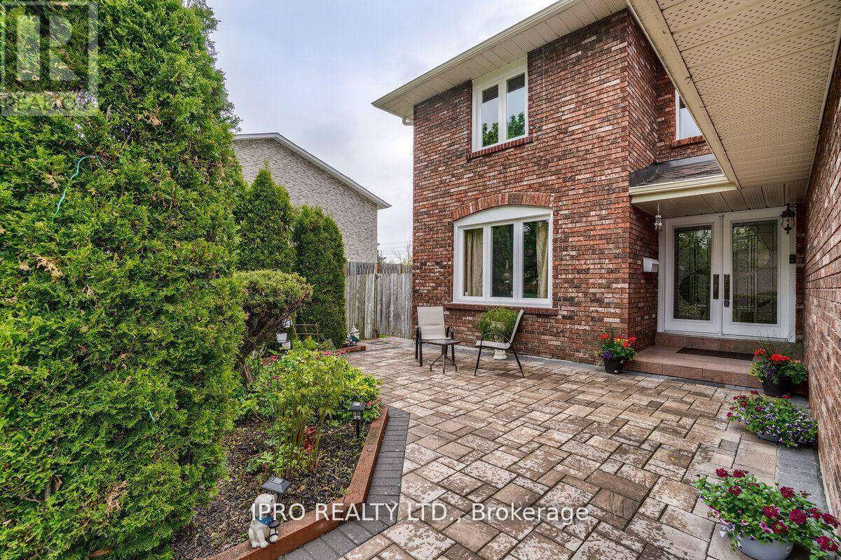 Mississauga (sheridan), ON L5H3P5,1236 FLEET STREET