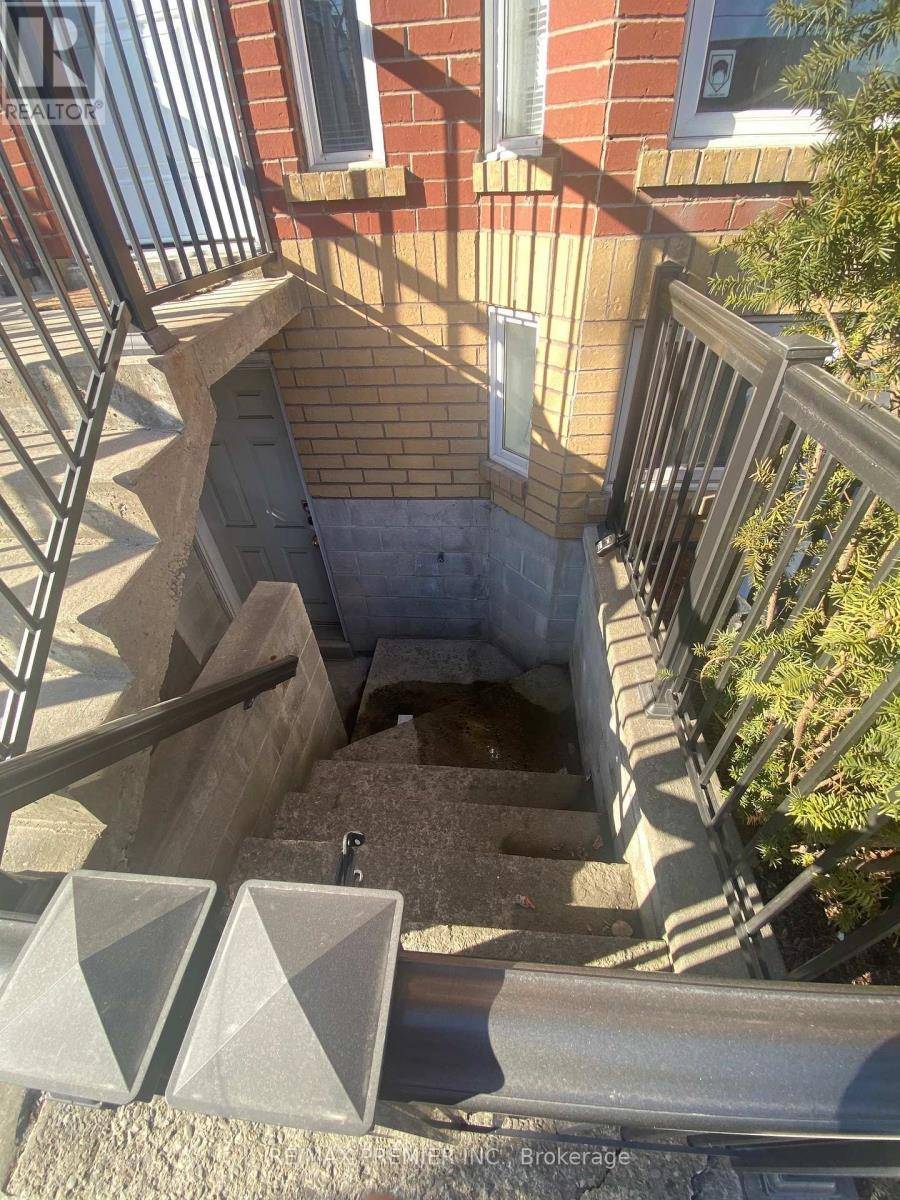Toronto (dovercourt-wallace Emerson-junction), ON M6P4G7,1524 Dupont ST #Lower