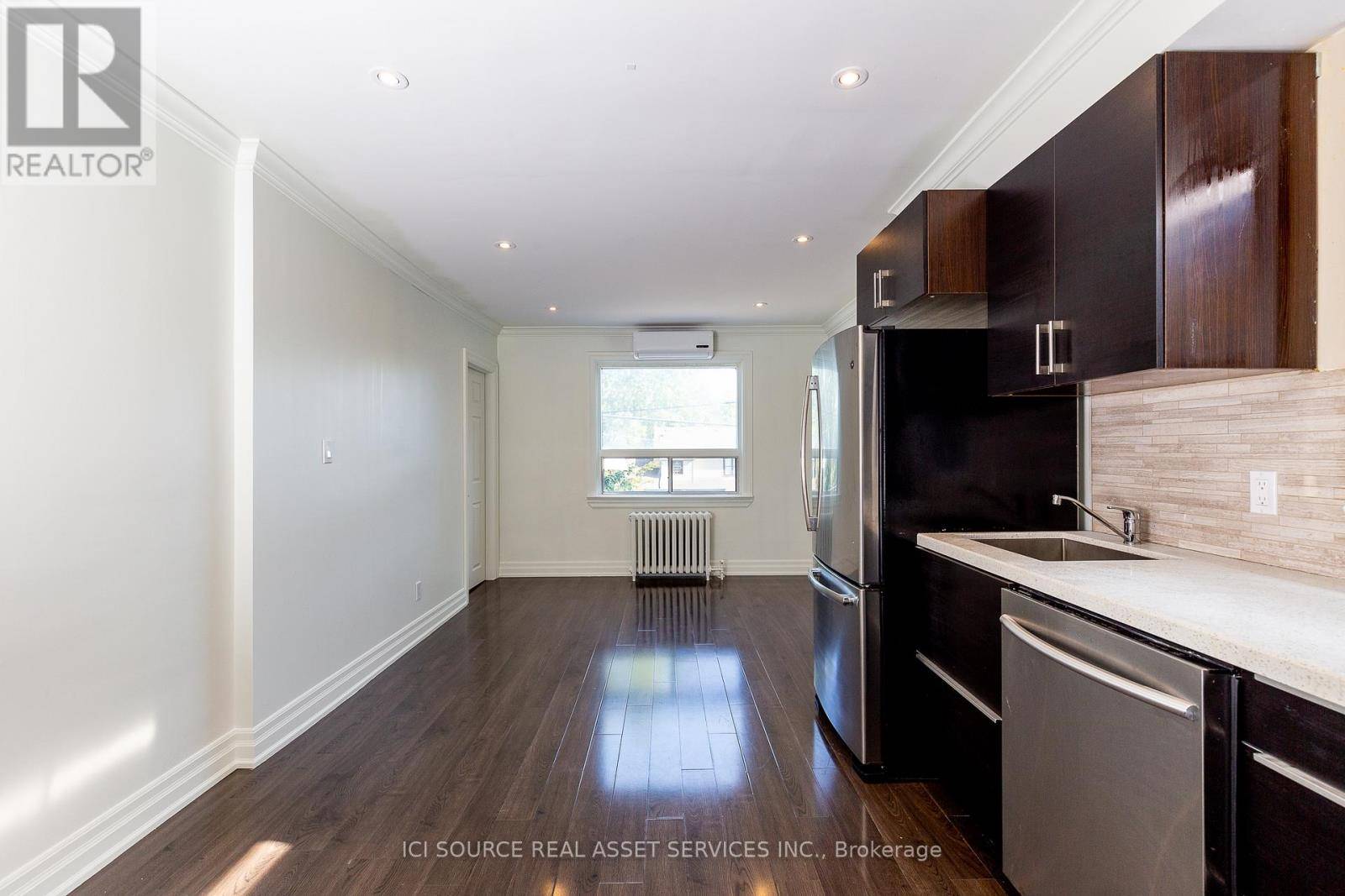 Mississauga (port Credit), ON L5G1G8,253 Lakeshore RD East #C