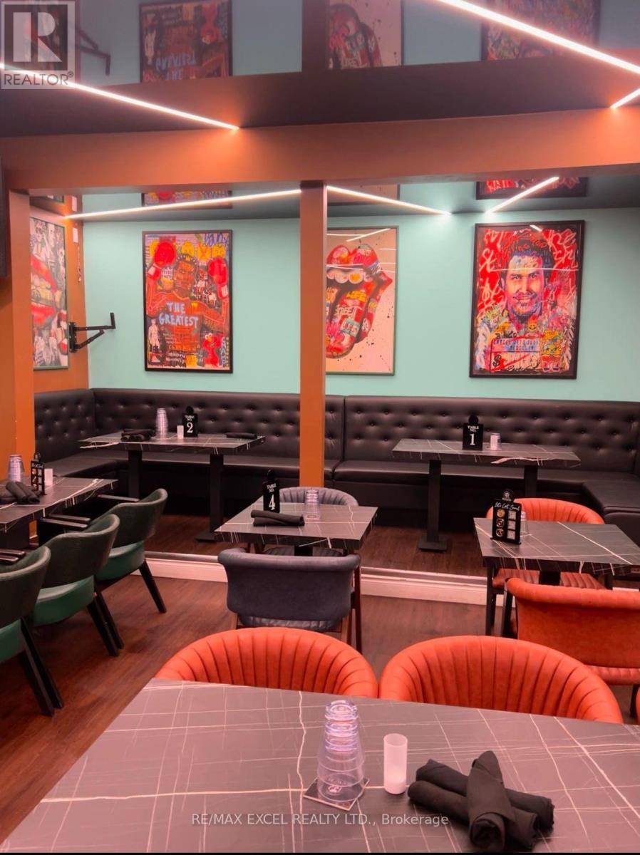 Toronto (runnymede-bloor West Village), ON M6S2S1,3466 Dundas ST West #6