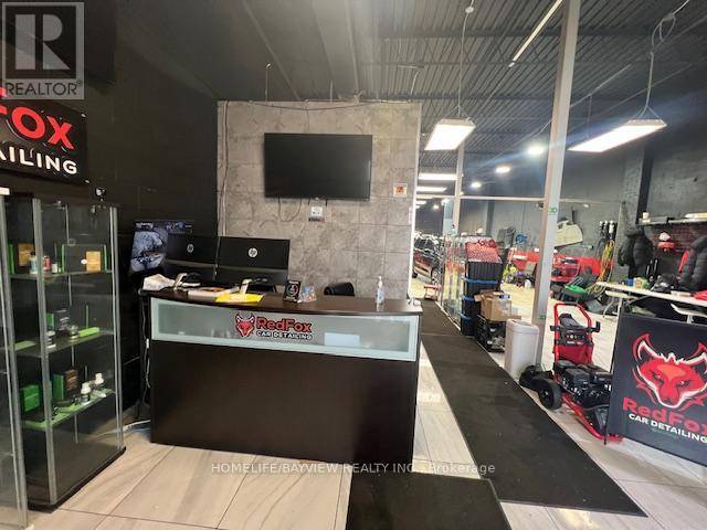 Toronto (york University Heights), ON M3J2H2,73 Alness ST #8