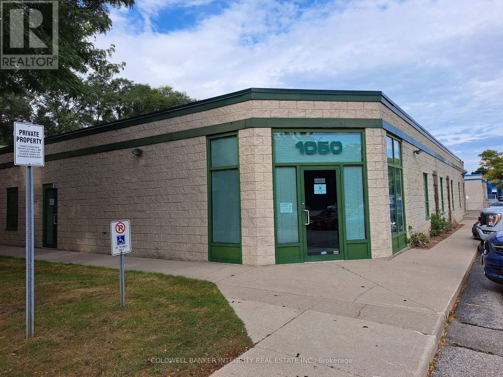 Burlington (lasalle), ON L7T4A8,1050 Cooke BLVD #1-4