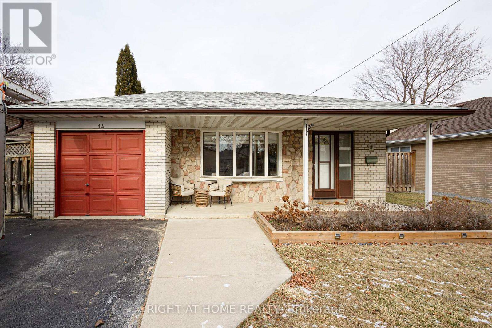 Toronto (west Humber-clairville), ON M9W3E8,14 MANCROFT CRESCENT