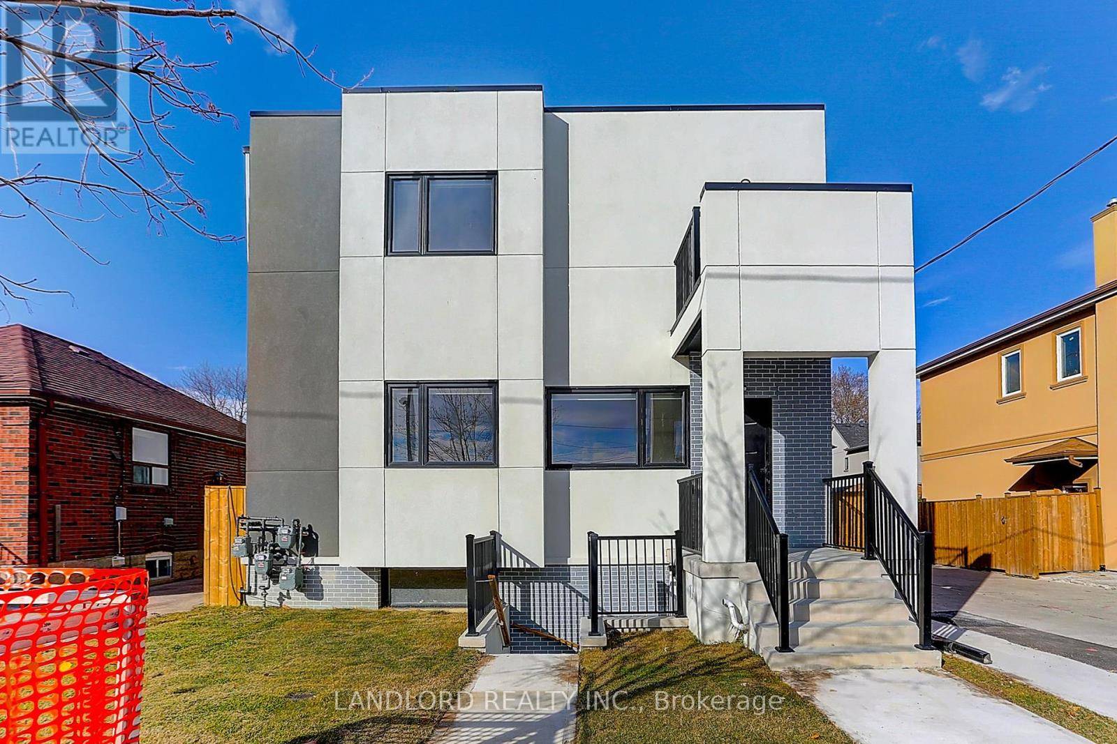 Toronto (weston), ON M9N1H4,2004 Lawrence AVE West #Lowr Rr