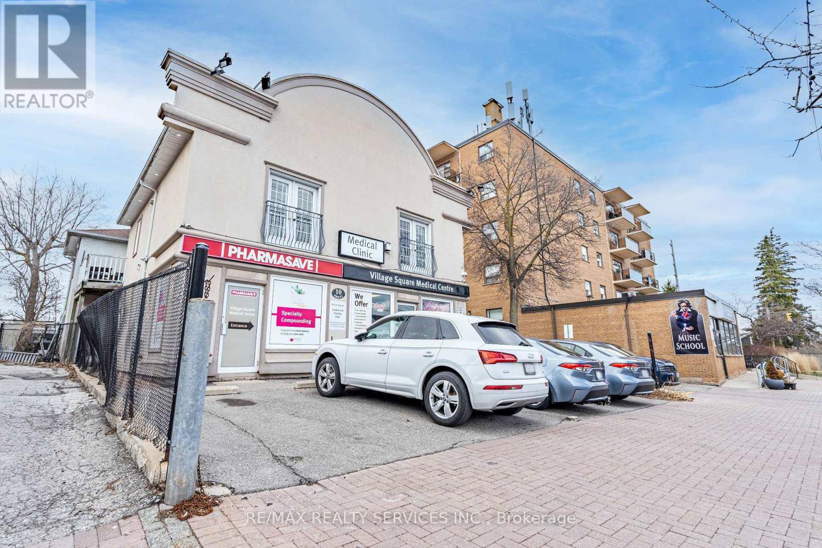 Mississauga (streetsville), ON L5M1X3,10 MAIN STREET