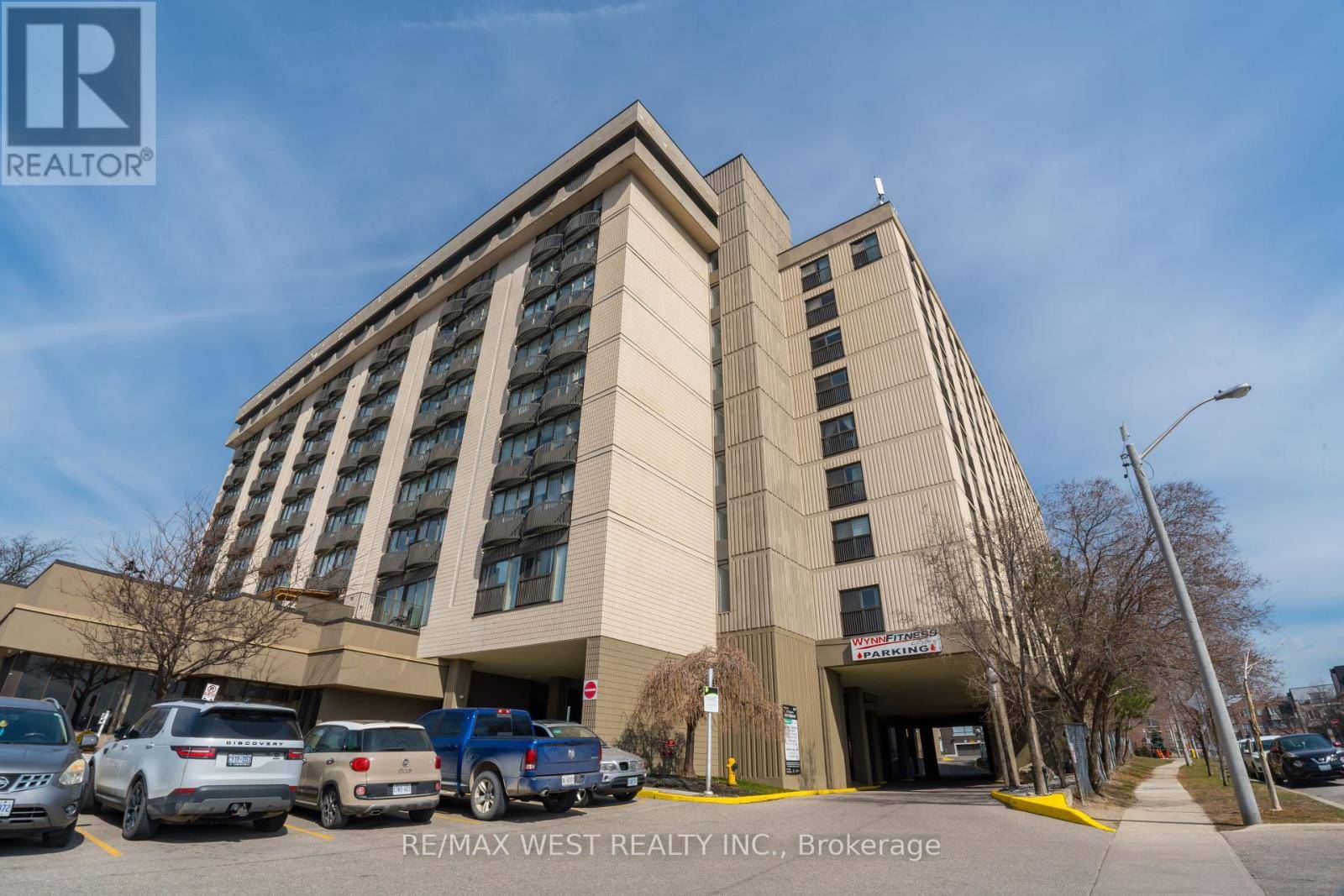 Toronto (downsview-roding-cfb), ON M3M2E9,2737 Keele ST #629