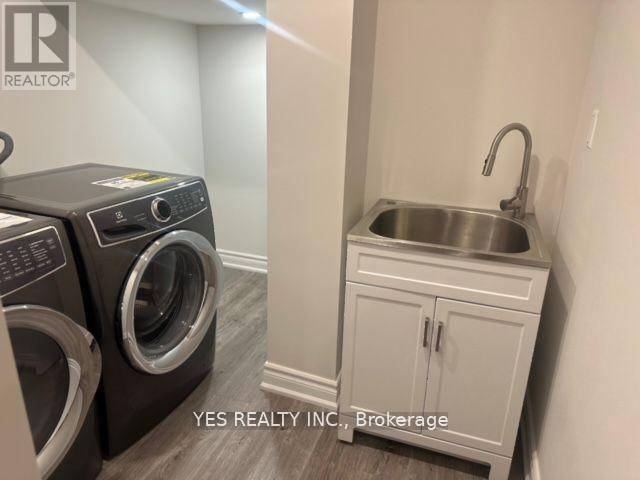 Brampton (bram West), ON L6Y2Y5,15 SACRAMENTO ROAD
