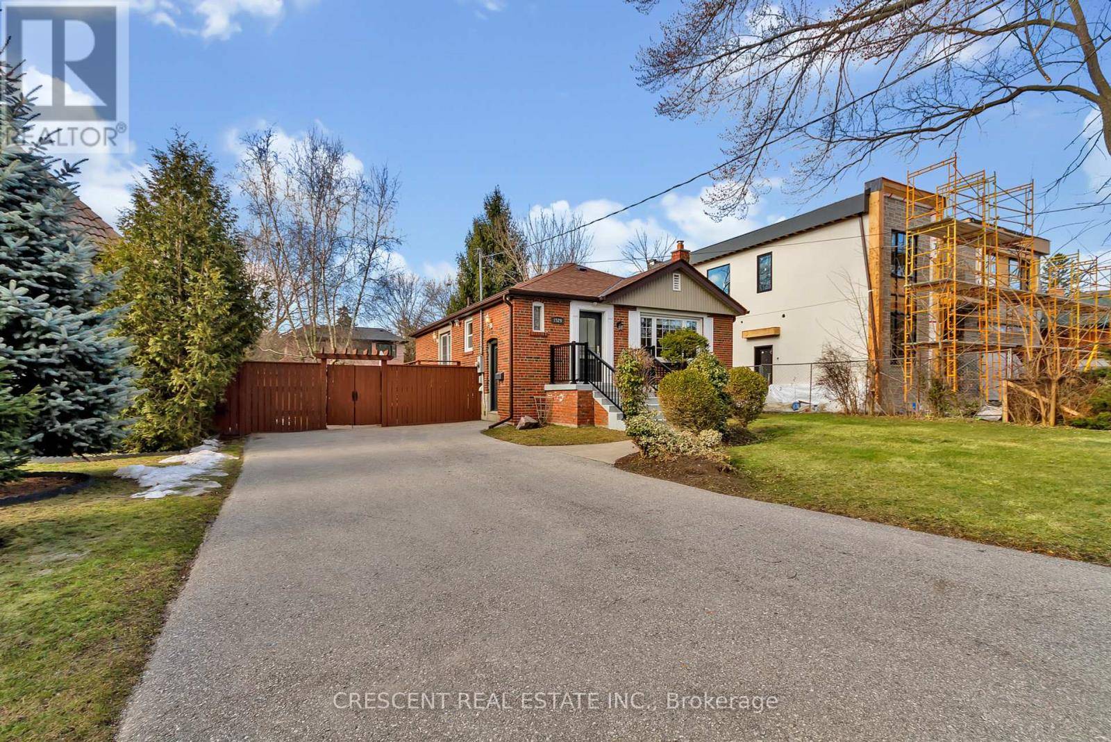 Mississauga (mineola), ON L5G4C8,1520 GARNET AVENUE