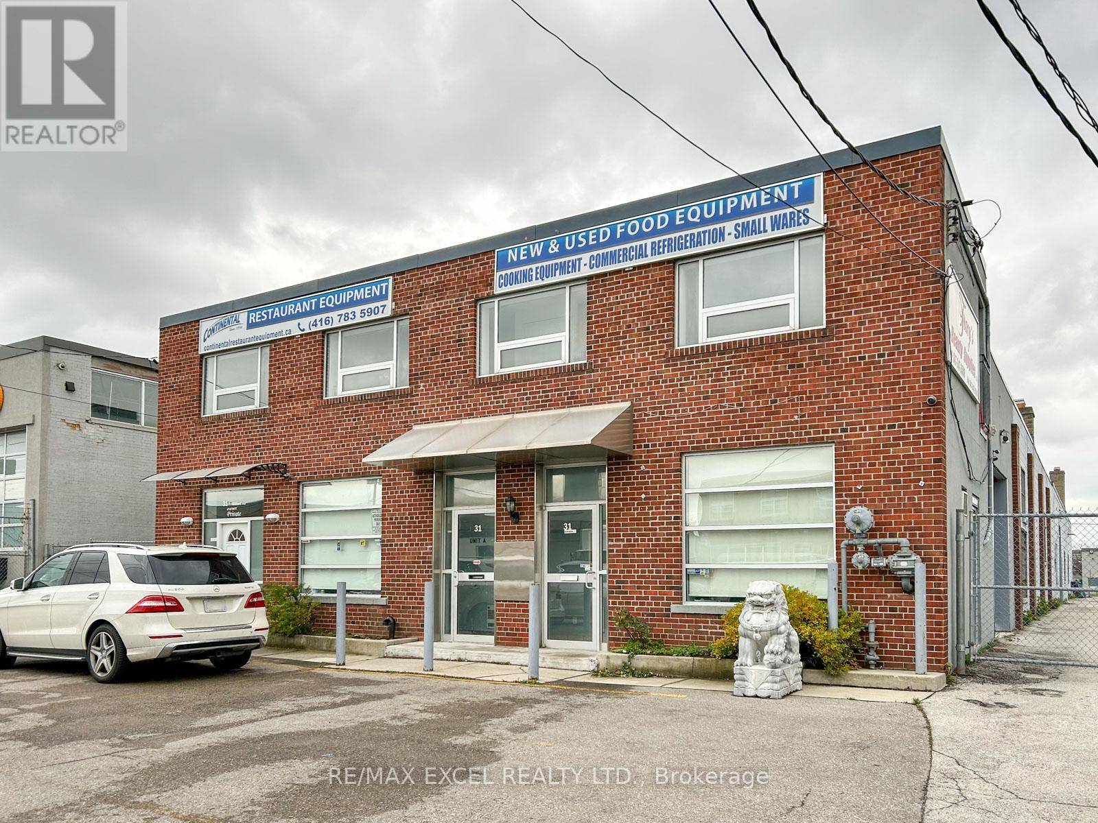 Toronto (brookhaven-amesbury), ON M6M2W1,31 MILFORD AVENUE