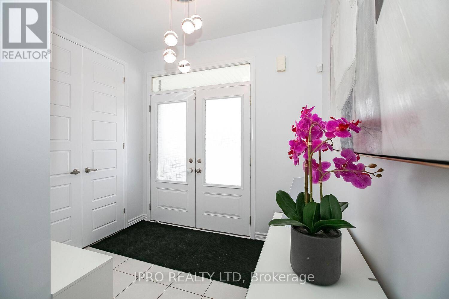 Milton (cb Cobban), ON L9E1R4,612 KENNEDY CIRCLE W