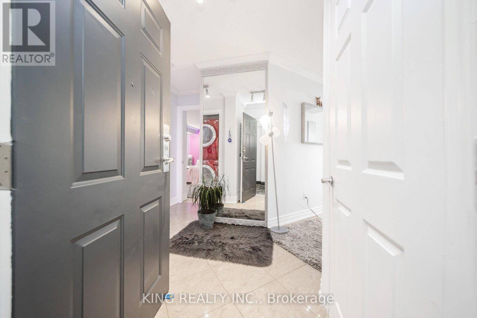 Mississauga (city Centre), ON L5B3Z4,250 Webb DR #1018