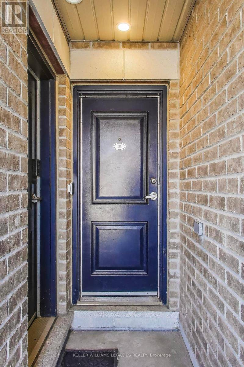 Toronto (humberlea-pelmo Park), ON M9M0E7,2335 Sheppard AVE West #31