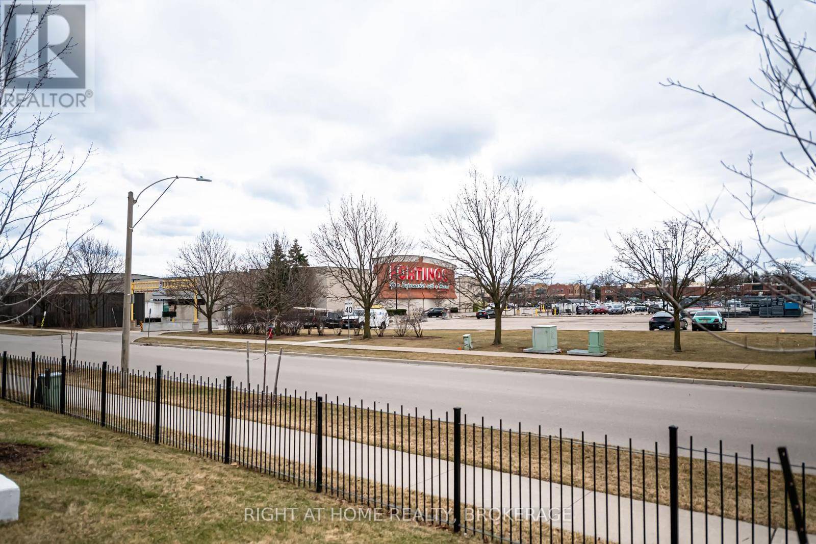 Burlington (appleby), ON L7L5V6,5070 Pinedale AVE #1004