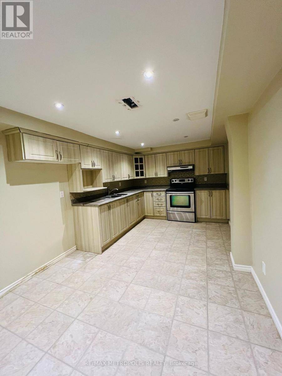 Brampton (heart Lake West), ON L6Z4M3,8 Ridelle CT #BSMT