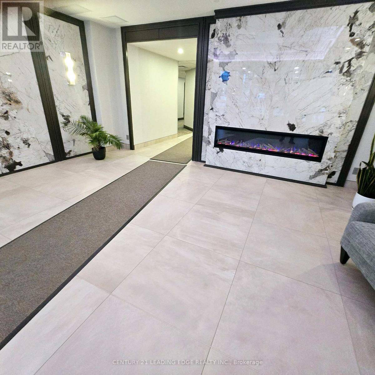 Oakville (ro River Oaks), ON L6H0E2,2325 Central Park DR #103