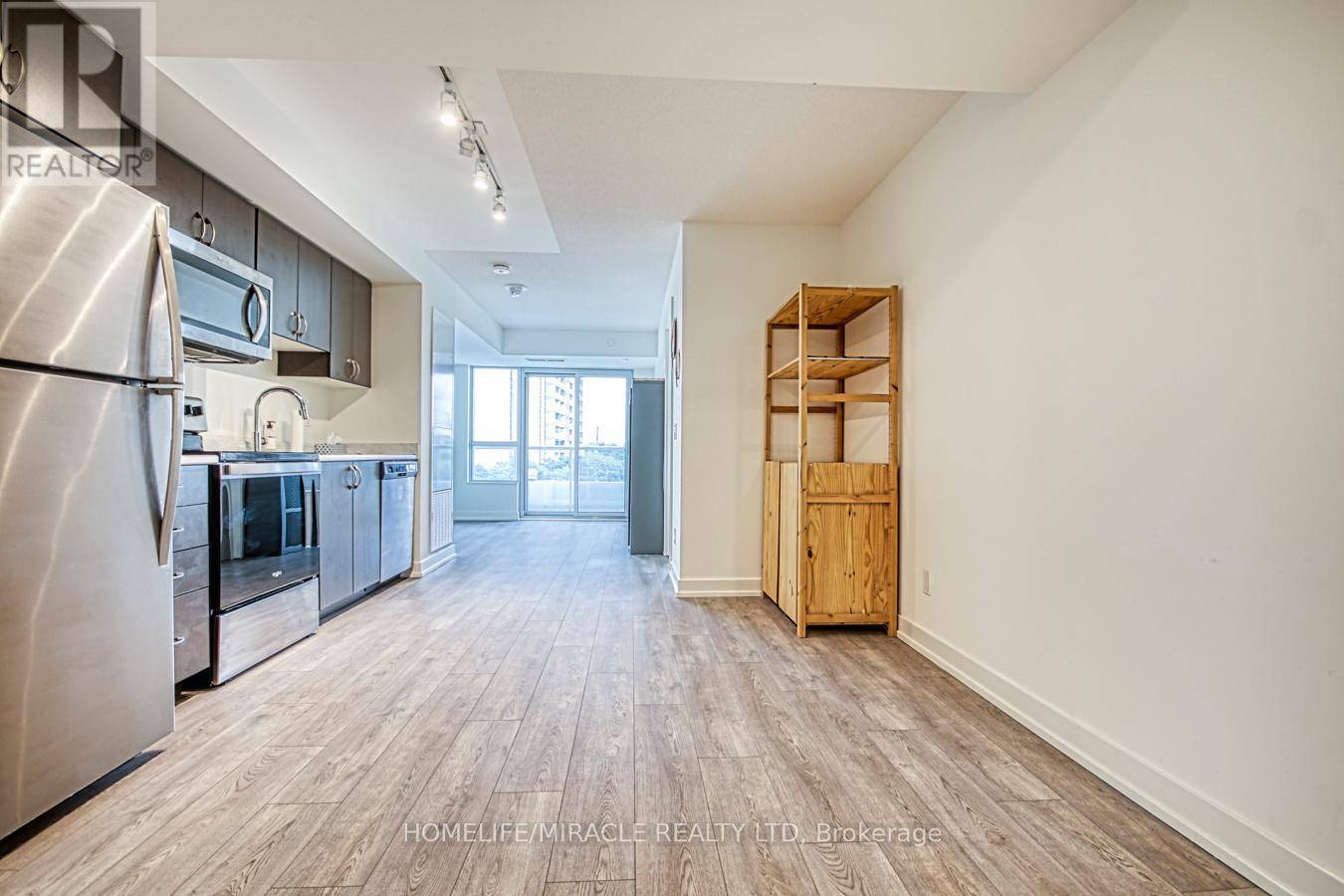 Toronto (weston), ON M9N1E6,10 Wilby CRES #402