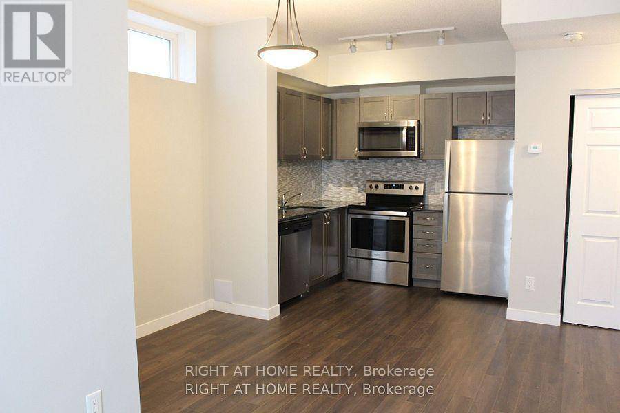 Toronto (keelesdale-eglinton West), ON M6M4G3,6 Bicknell AVE #17