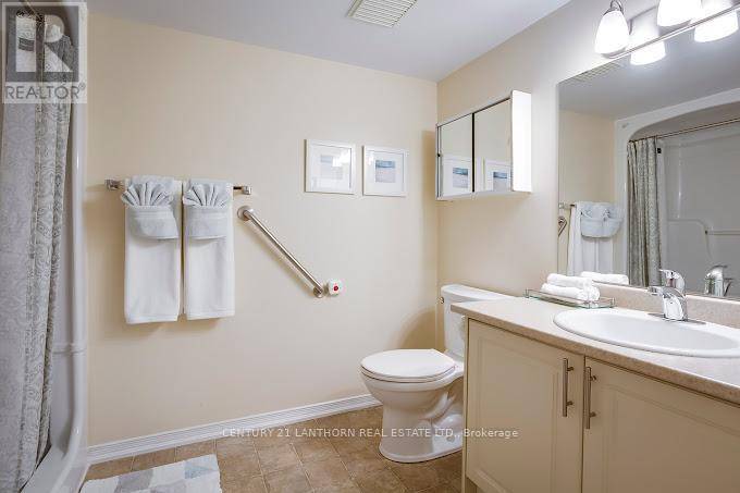 Oakville (cp College Park), ON L6H6R3,1056 Queens AVE #510