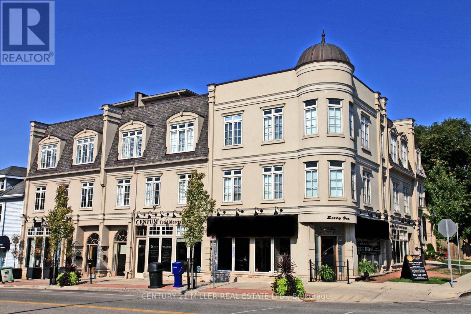 Oakville (co Central), ON L6K1C9,61 LAKESHORE ROAD W
