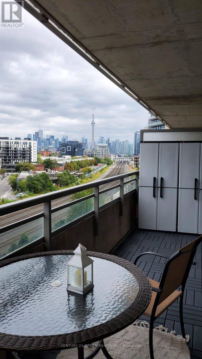 Toronto (south Parkdale), ON M6K0A5,38 Joe Shuster WAY #720