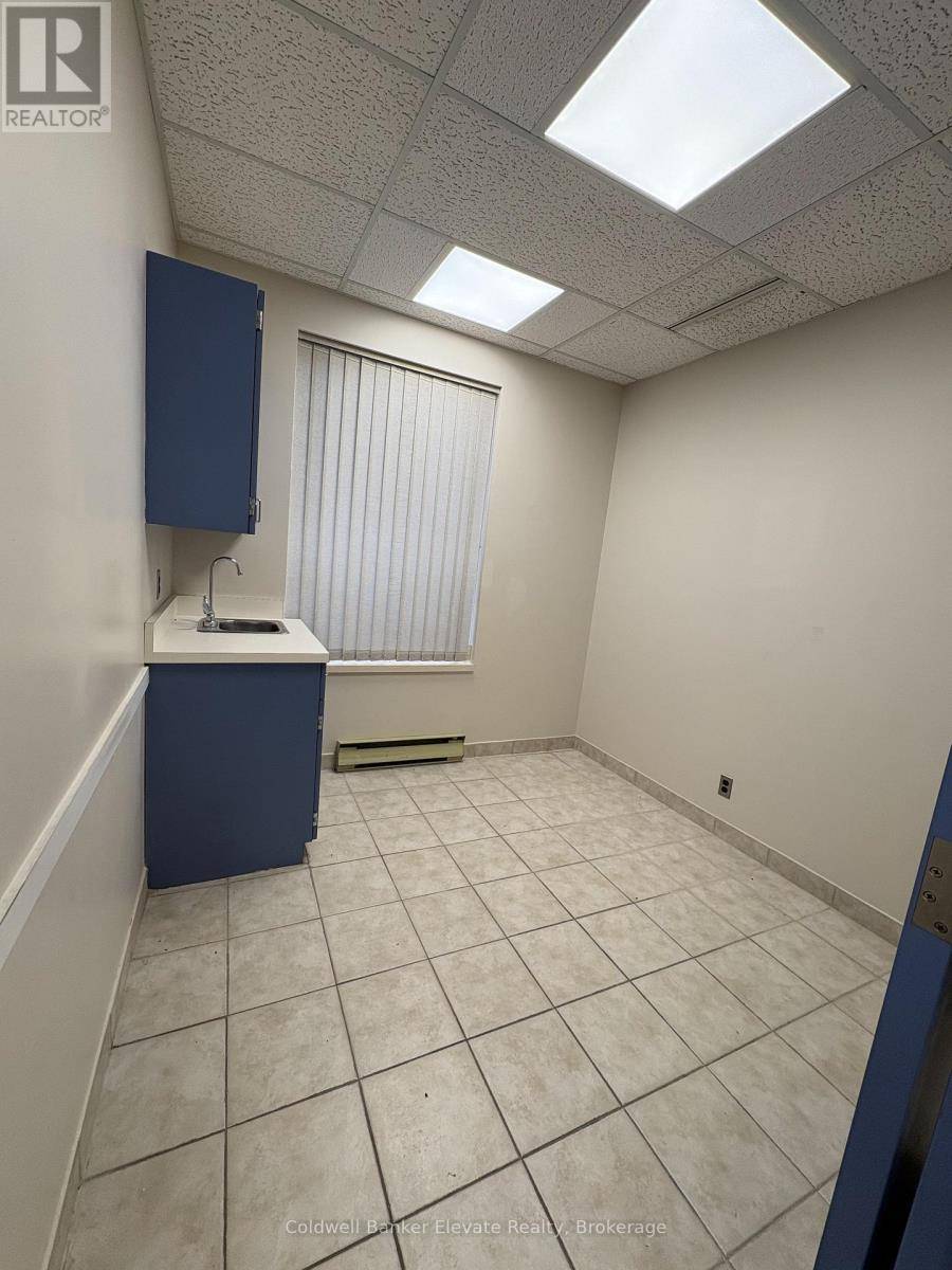 Halton Hills (georgetown), ON L7G5E9,83 Mill ST #102