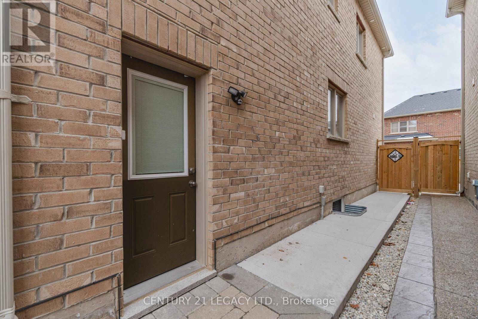 Brampton (northwest Brampton), ON L7A4M9,40 Monument TRL #basement