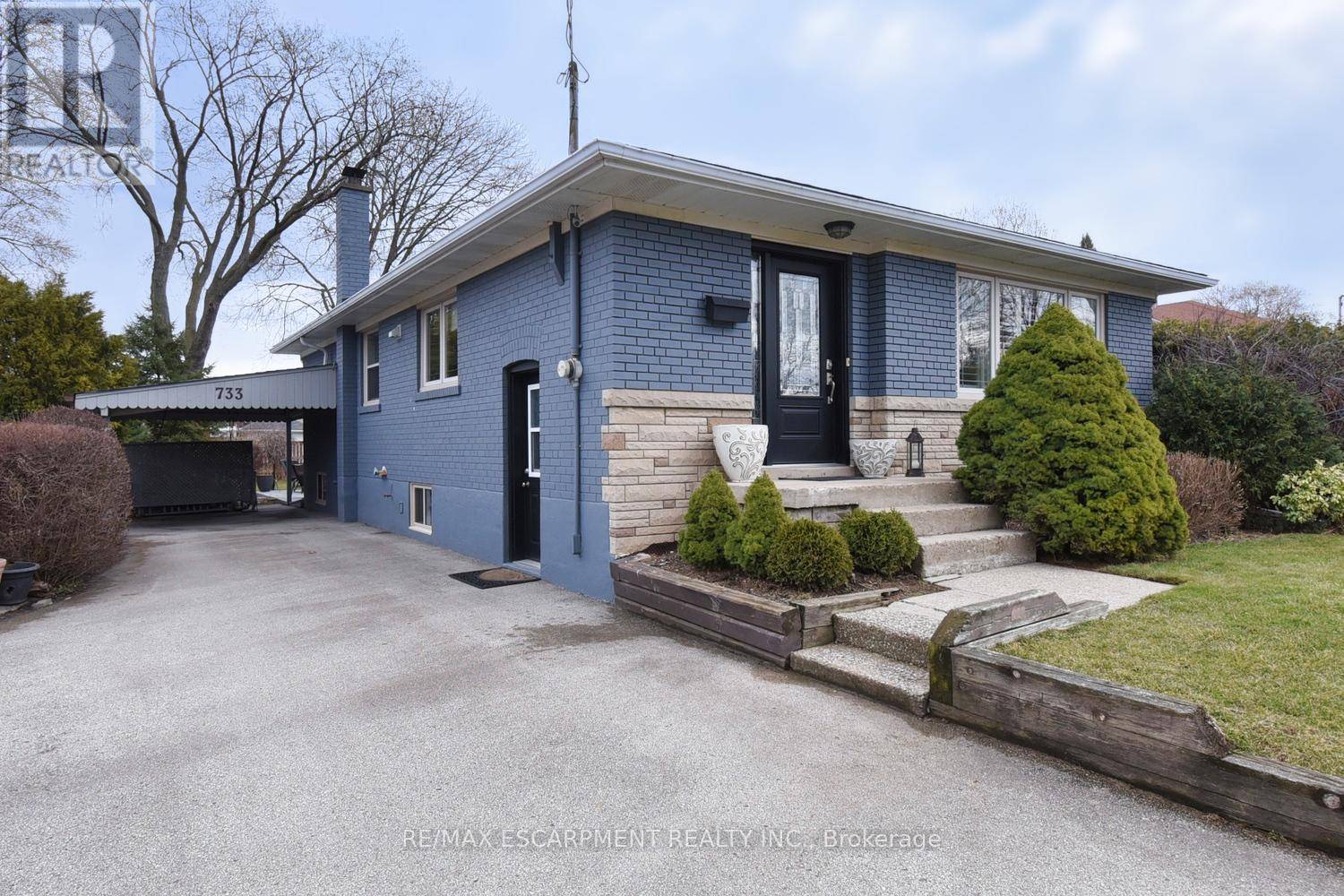 Burlington (brant), ON L7R2Z4,733 ASHLEY AVENUE
