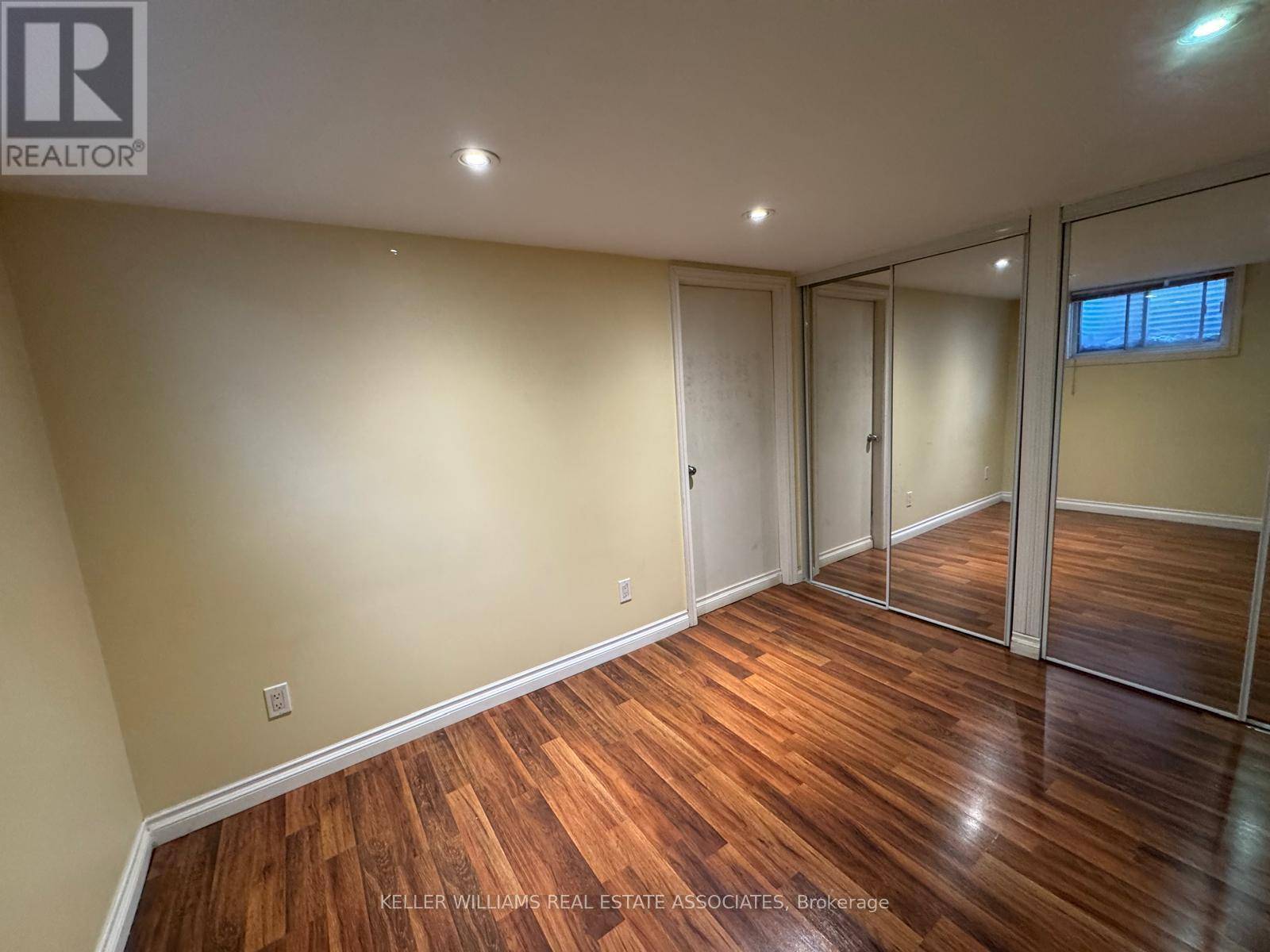 Mississauga (port Credit), ON L5G1H4,LOWER LEVEL - 308 LAKESHORE ROAD E