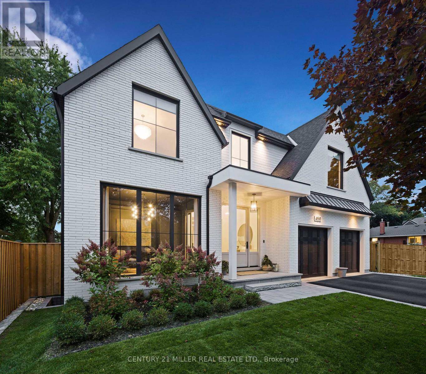 Oakville (wo West), ON L6L4R3,450 TOWER DRIVE