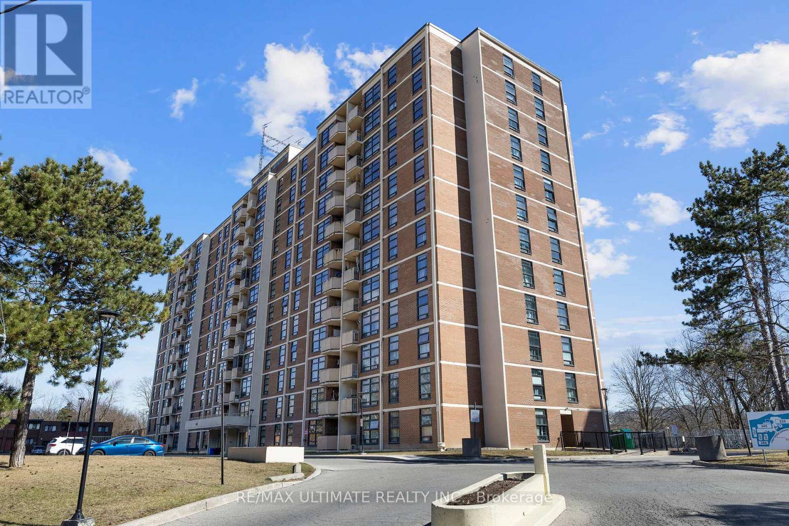 Toronto (black Creek), ON M3N2P4,345 Driftwood AVE #606