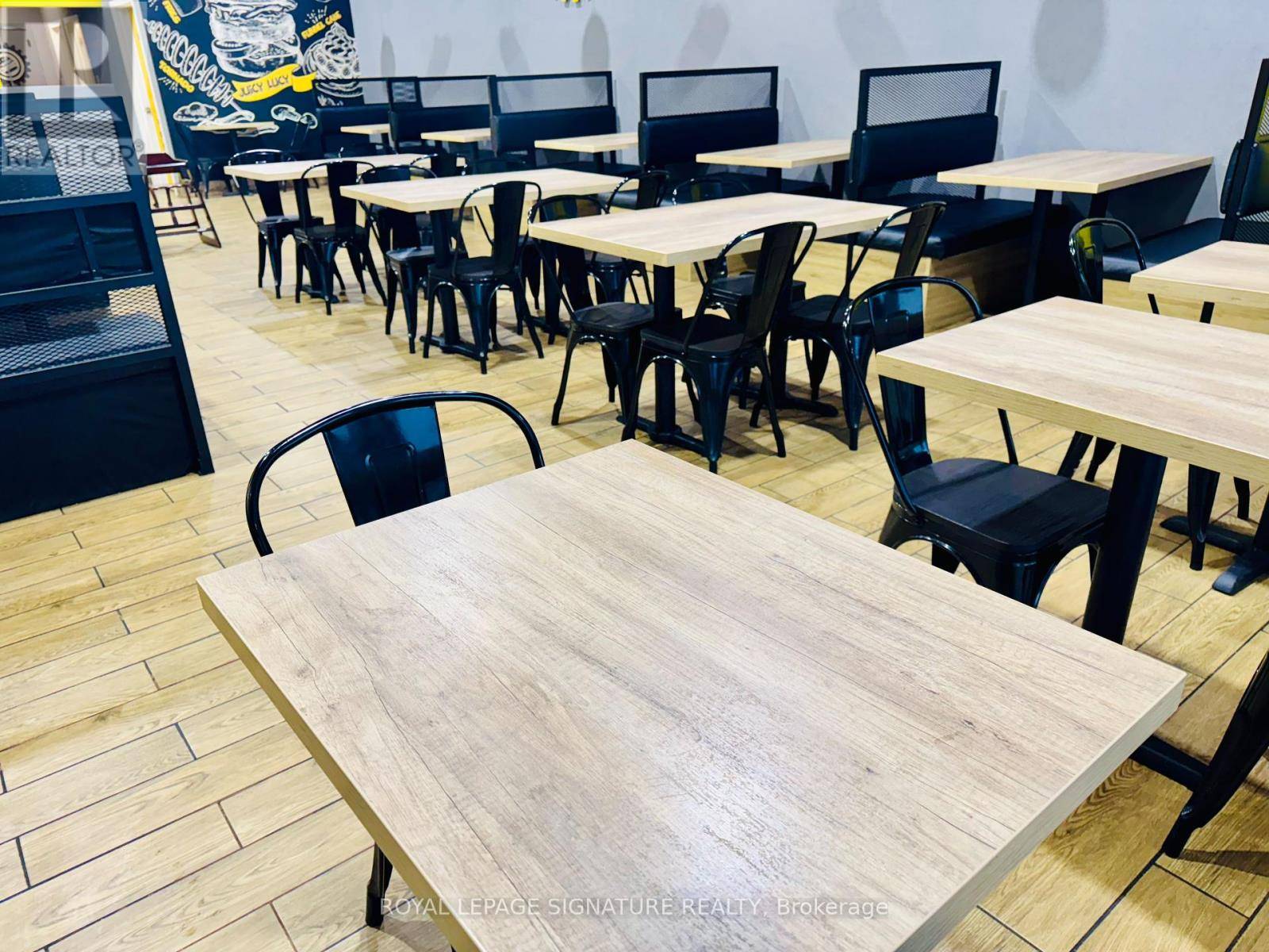 Mississauga (lisgar), ON L5N7L7,3221 Derry RD West #Unit 19