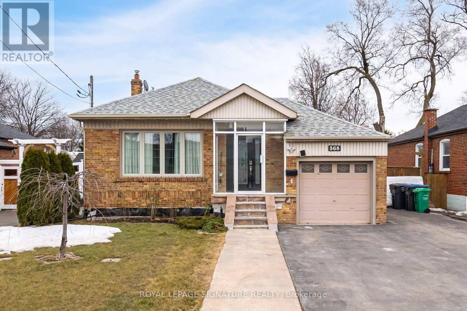 Mississauga (mineola), ON L5G2S6,568 SOUTH SERVICE ROAD