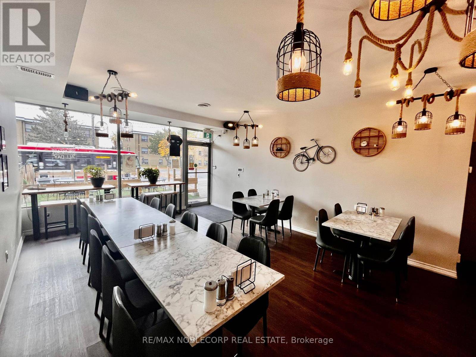 Toronto (downsview-roding-cfb), ON M3K1E2,730 WILSON AVENUE
