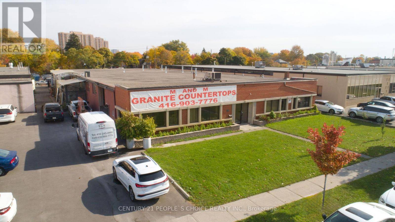 Toronto (downsview-roding-cfb), ON M3L1G5,63 Torbarrie RD #01