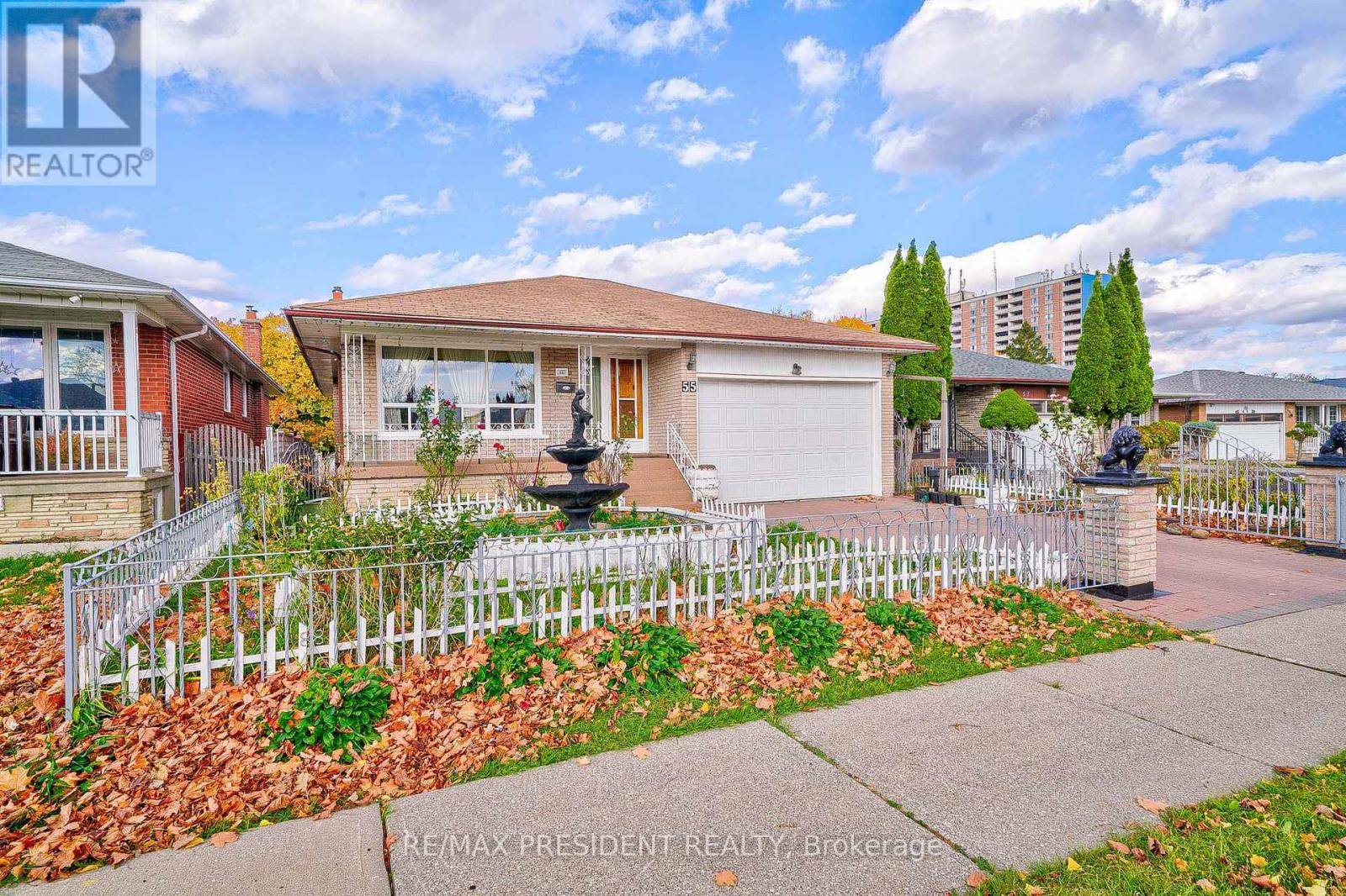 Toronto (mount Olive-silverstone-jamestown), ON M9V3C3,55 MARYHILL DRIVE