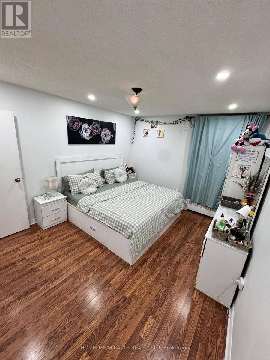 Mississauga (applewood), ON L4X1S2,1615 Bloor ST #1203